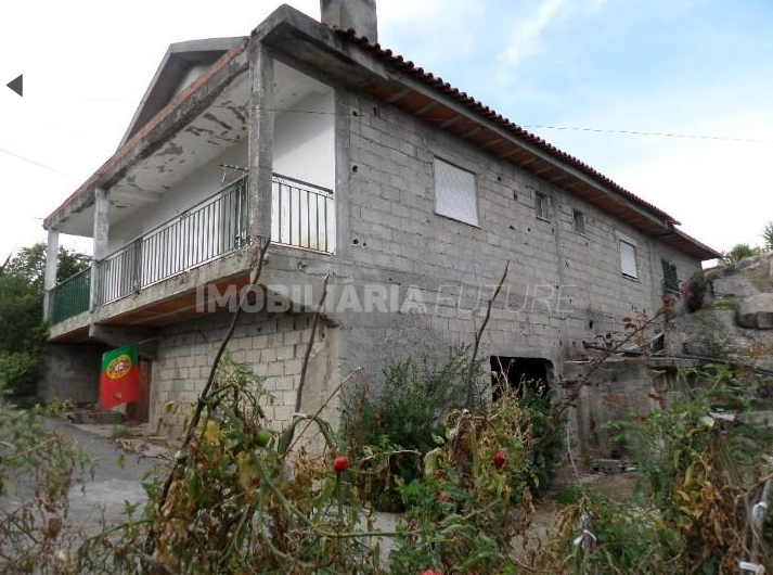 Moradia T4 em Mondim de Basto – VENDIDO